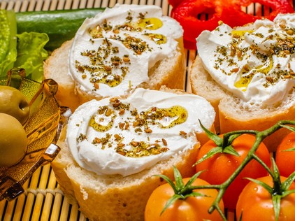 Gourmet snacks with Labneh