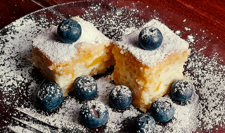 Blueberry vanilla cube with Labneh