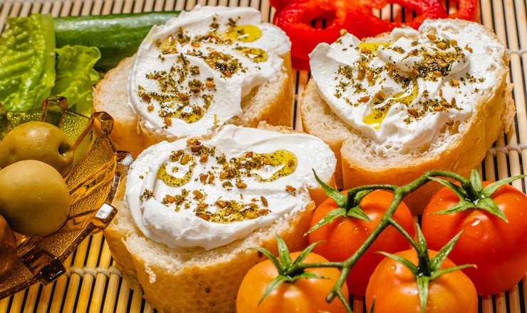 Gourmet snacks with Labneh
